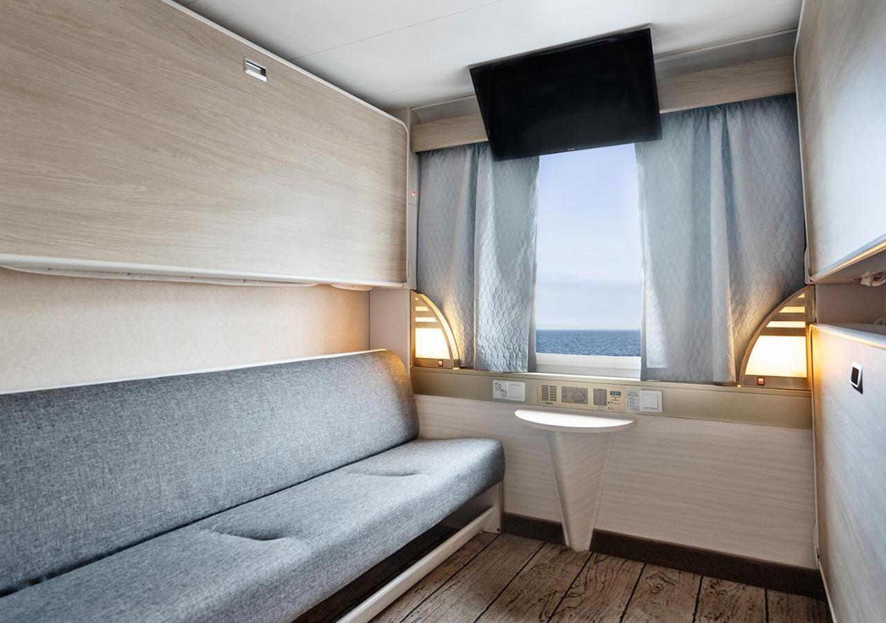 Viking Line Ferry Viking Cinderella - 2-Night Cruise Stockholm-Helsinki-Stockholm Hotel Room photo