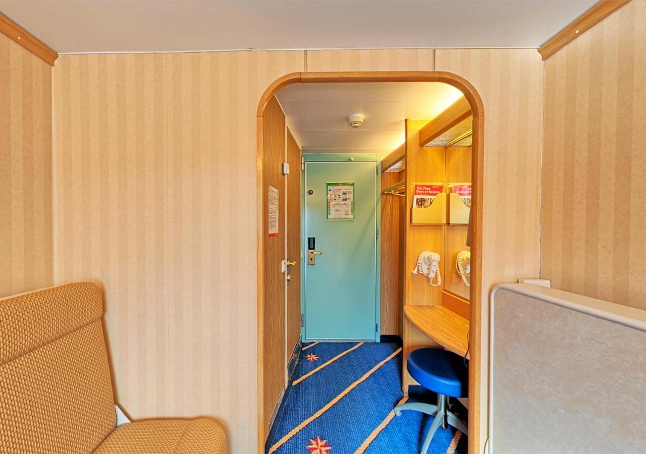 Viking Line Ferry Viking Cinderella - 2-Night Cruise Stockholm-Helsinki-Stockholm Hotel Room photo